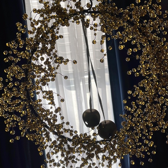 Gold bead wreath on metal frame. Diameter frame 10.5 inches. Beads stretch to 15 - Picture 2 of 12